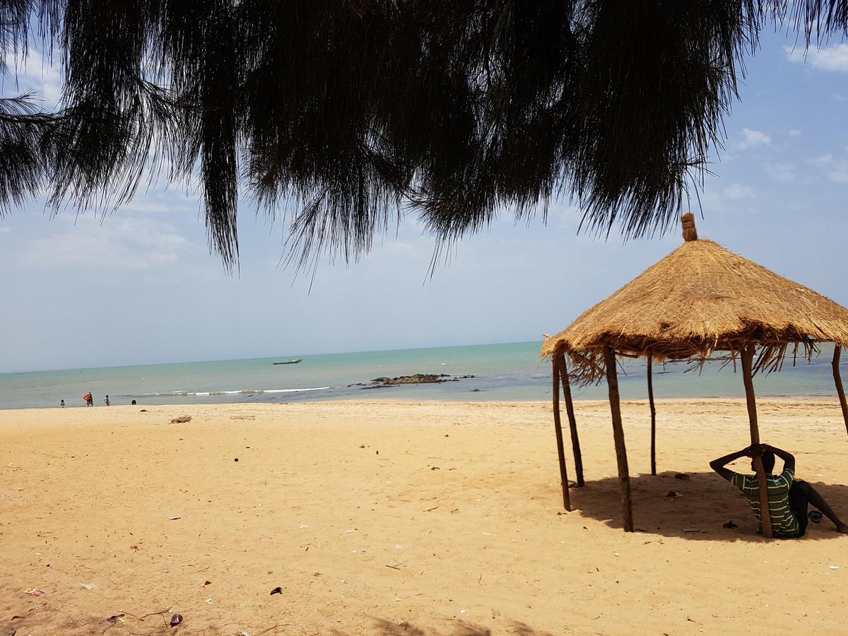 Apartamento Le Dolmen de Mbour M'Bour Exterior foto